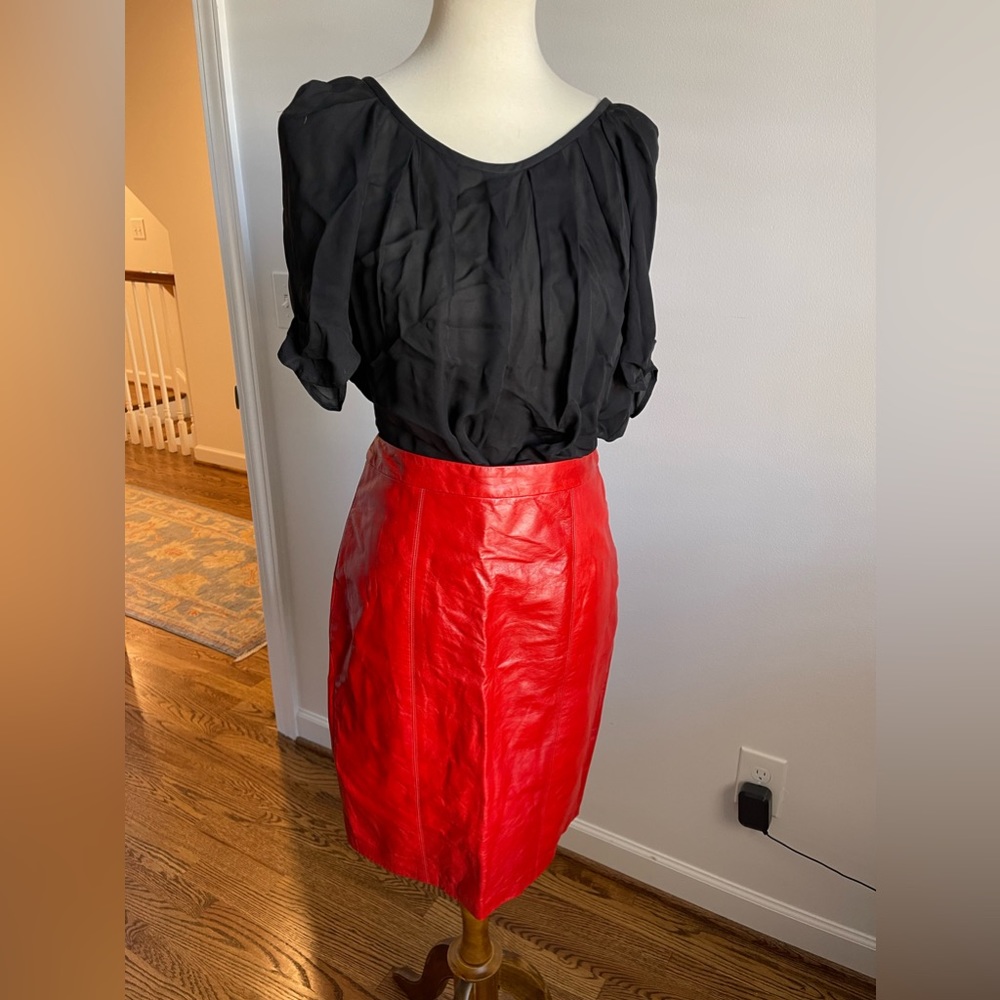 Alice and Olivia size 4 genuine red leather skirt